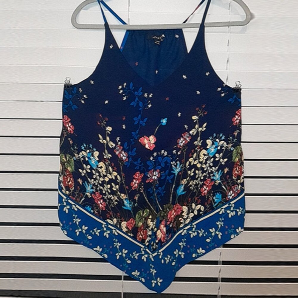 Heart Soul navy blue floral handkerchief hem top Size L
